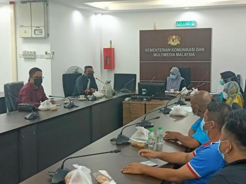 Sesi perjumpaan oleh Pengarah CGSO Labuan Bersama Kader Jabatan Penyiaran Malaysia (RTM), Labuan telah diadakan di Bangunan Kompleks Kementerian Komunikasi dan Multimedia Wilayah Persekutuan Labuan