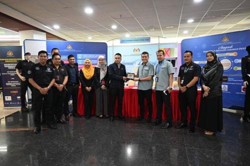 Pejabat Ketua Pegawai Keselamatan Kerajaan Malaysia (CGSO) telah menyertai Pameran Hari Keselamatan Dan Kesihatan Pekerjaan yang dianjurkan oleh Bursa Malaysia Berhad