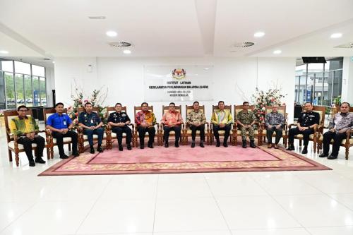 Kunjungan Hormat YBM Setiausaha Kerajaan Negeri Terengganu ke atas YBhg. Dato' Ketua Pengarah Keselamatan Kerajaan di ILKEM Tahun 2024