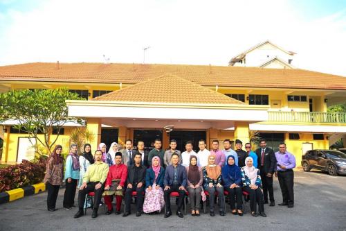Sidang Mesyuarat Bersama Jabatan (MBJ) telah dipengerusikan YBrs. Tuan Rahimi bin Ismail, Ketua Pengarah Keselamatan Kerajaan.