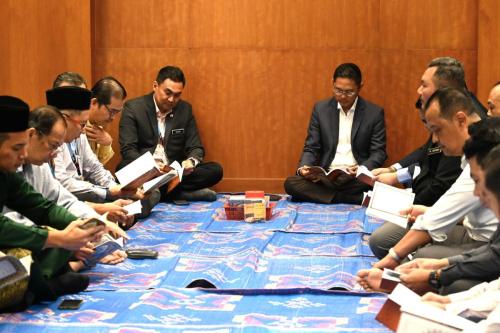 YBrs. Ketua Pengarah Keselamatan Kerajaan telah meluangkan masa bersama-sama pegawai dan kakitangan Ibu Pejabat CGSO ke Majlis Bacaan Yasin