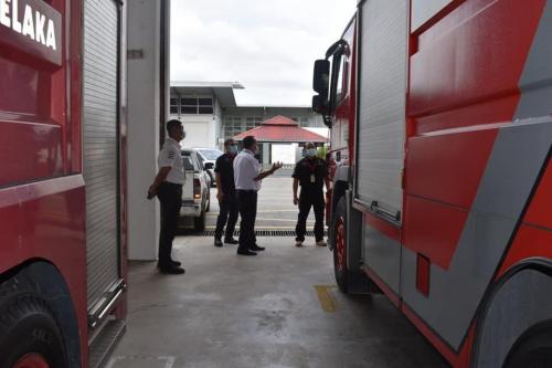 Pemeriksaan keselamatan Jawatankuasa Kecil Pemeriksaan Keselamatan Sasaran Penting (JKPKSP) Negeri Melaka bagi meningkatkan tahap kualiti keselamatan perlindungan sasaran penting di Daerah Melaka Tengah