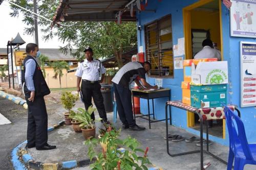 Pemeriksaan Inspektorat Mengejut Keselamatan Perlindungan bagi meningkatkan tahap kualiti keselamatan perlindungan di sekolah-sekolah sekitar Daerah Alor Gajah yang memiliki bilik kebal bagi penyimpanan bahan sulit peperiksaan