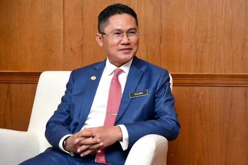 Kunjungan hormat YBrs. Tuan Rahimi bin Ismail, Ketua Pengarah Keselamatan Kerajaan ke atas YBhg. Datuk Seri Mohd Sallehhuddin bin Hassan, Timbalan Ketua Setiausaha Kanan, JPM.