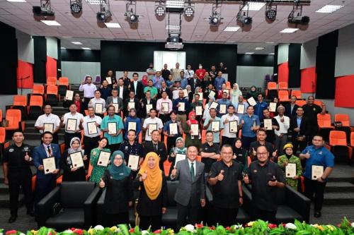 Majlis Penyampaian Sijil Penghargaan kepada Urusetia Program Fun Run Sempena Hari Sukan Negara Tahun 2023