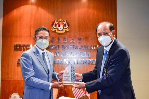 kunjungan hormat dari PIKM diketuai oleh YBhg. Dato’ Sri Ramli bin Yusuff, Presiden PIKM ke atas YBhg. Tuan KP CGSO.