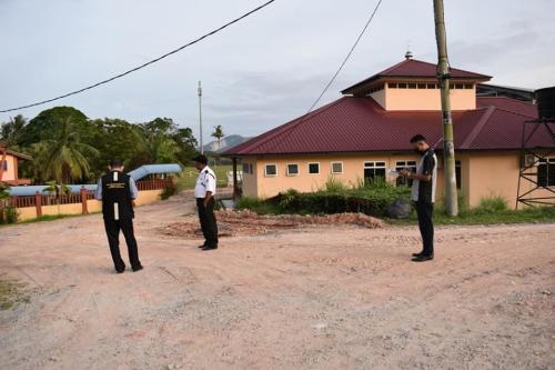 Pemeriksaan Inspektorat Mengejut Keselamatan Perlindungan bagi meningkatkan tahap kualiti keselamatan perlindungan di sekolah-sekolah sekitar Daerah Alor Gajah yang memiliki bilik kebal bagi penyimpanan bahan sulit peperiksaan