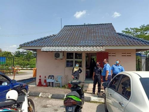 Pemeriksaan Keselamatan di Telephone Exchange Johor Bahru, Johor Darul Ta'zim diketuai oleh Pengarah Keselamatan Kerajaan Negeri Johor