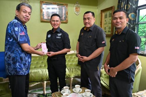 Ziarah Kasih YBhg. Dato Ketua Pengarah Keselamatan Kerajaan ke Atas Encik Azizol Rahman bin Yon, Pengarah CGSO Negeri Sarawak