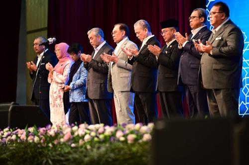 3-Perjumpaan-YAB-Perdana-Menteri-bersama-Warga-JPM-April-2025
