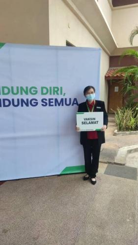 Kawalan Keselamatan oleh anggota keselamatan KKM Sempena Program Pelancaran Imunisasi Vaksin COVID 19 di Pejabat Kesihatan Daerah, Presint 11, W. P. Putrajaya