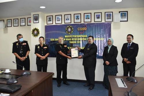 Kunjungan Hormat Pengarah CGSO Selangor ke atas Pengarah SPRM Negeri Selangor & Sesi Penyampaian Sijil Anugerah Khas Keselamatan Perlindungan