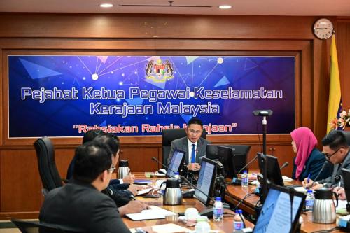YBrs. Tuan Rahimi bin Ismail, Ketua Pengarah Keselamatan Kerajaan telah mempengerusikan Perjumpaan Khas Pengurusan Keselamatan bersama JPM, JPA dan Parlimen Malaysia