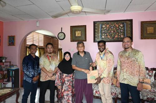 Ziarah Kasih YBhg.Dato' Rahimi bin Ismail, Ketua Pengarah Keselamatan Kerajaan ke Atas Encik Ruszani bin Abd Karim, Pengarah Bahagian Inspektorat Pematuhan dan Pengiktirafan