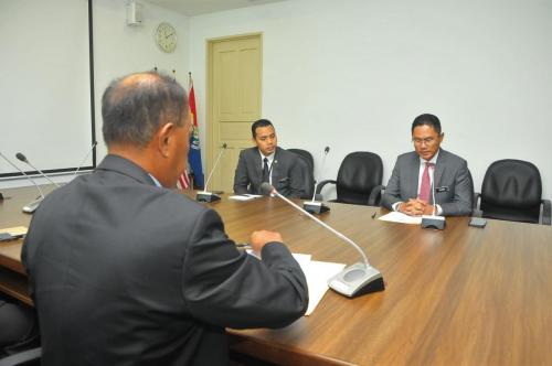 kunjungan hormat Ketua Pengarah Keselamatan Kerajaan keatas Ketua Pengarah Penjara Malaysia.