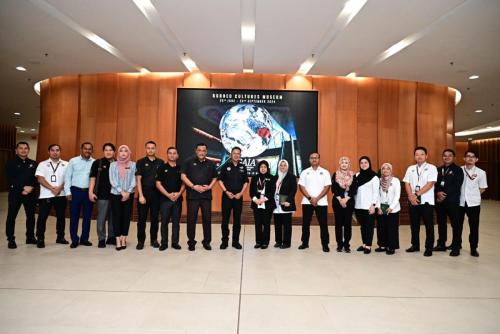 5-CGSO2MUZIUM-BORNEO