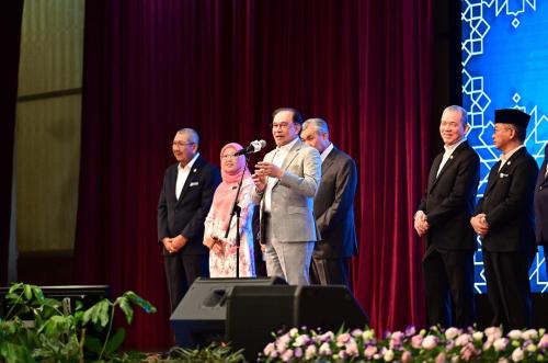 5-Perjumpaan-YAB-Perdana-Menteri-bersama-Warga-JPM-April-2025