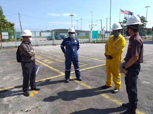 Pemeriksaan Keselamatan Mengejut Sasaran Penting  Oleh, Pengarah Keselamatan Kerajaan Negeri Johor Di Depoh Penerbangan Minyak Petronas Senai, Johor