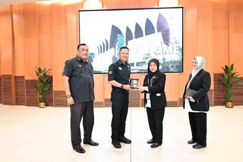6-CGSO2MUZIUM-BORNEO