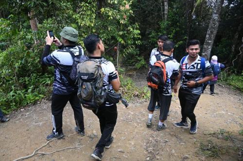 6-Gunung-Angsi-2024-