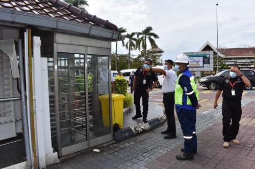 Pemeriksaan keselamatan Jawatankuasa Kecil Pemeriksaan Keselamatan Sasaran Penting (JKPKSP) Negeri Melaka bagi meningkatkan tahap kualiti keselamatan perlindungan sasaran penting di Daerah Melaka Tengah