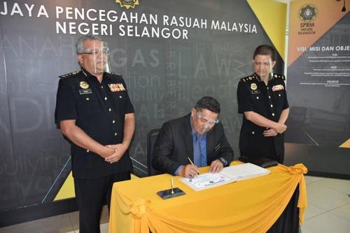 Kunjungan Hormat Pengarah CGSO Selangor ke atas Pengarah SPRM Negeri Selangor & Sesi Penyampaian Sijil Anugerah Khas Keselamatan Perlindungan