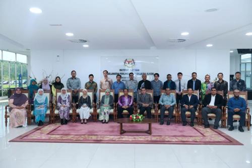 8-TAPISAN-KESELAMATAN-HALUS-SIRI-2-2024