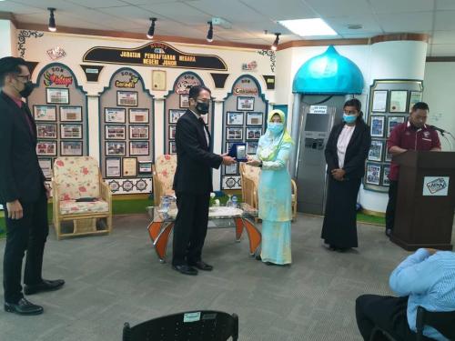 Majils Penyampaian Sijil Anugerah Khas Keselamatan Perlindungan (AKKP) Tahun 2019 Oleh Pengarah Keselamatan Kerajaan Negeri Johor Kepada Pengarah Jabatan Pendaftaran Negara (JPN) Negeri Johor.