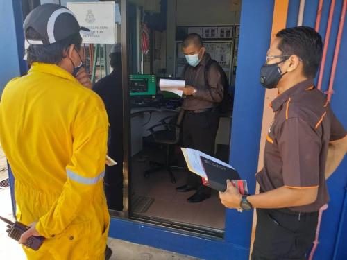 Pemeriksaan Keselamatan Mengejut Sasaran Penting  Oleh, Pengarah Keselamatan Kerajaan Negeri Johor Di Depoh Penerbangan Minyak Petronas Senai, Johor