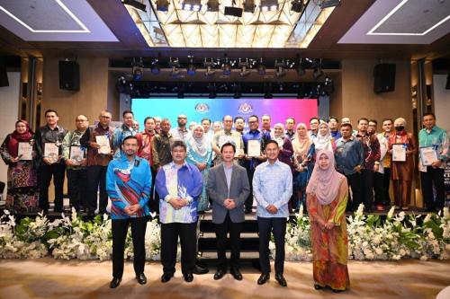 Majlis Apresiasi Anugerah Penarafan Bintang Sasaran Penting (ABPSP) Tahun 2021 anjuran bersama Pejabat Ketua Pegawai Keselamatan Kerajaan Malaysia (CGSO) dan Kementerian Dalam Negeri serta Petronas