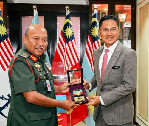 YBrs. Tuan Ketua Pengarah CGSO bersama Pengurusan Tertinggi CGSO telah mengadakan kunjungan hormat ini di Pejabat Ketua Staff Markas ATM, MINDEF
