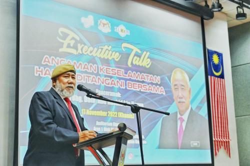 Executive Talk “ Ancaman Keselamatan Harus Ditangani Bersama” Oleh YBhg. Dato’ Abdul Rashid bin Harun, Mantan Ketua Pengarah NADMA