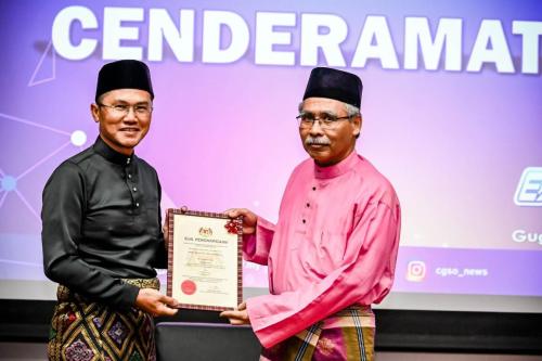 Executive Talk "Ancaman Luar Gugat Keselamatan Negara" Oleh YBhg. Prof. Madya Dr. Azmi bin Hassan