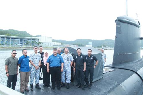 YBrs. Ketua Pengarah Keselamatan Kerajaan telah melakukan lawatan kerja ke Kapal Selam KD Tunku Abdul Rahman di Sabah