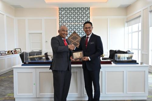 KP CGSO telah mengadakan lawatan kerja ke atas Datuk Bandar, Majlis Bandaraya Kuala Terengganu