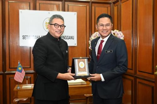 YBrs. Tuan KP CGSO telah mengadakan kunjungan hormat ke atas YB Datuk SUK Terengganu di Pejabat SUK Negeri Terengganu