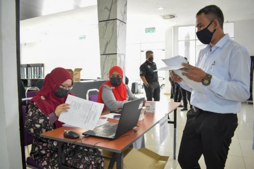 Seramai 163 orang pelatih yang terdiri daripada 21 pelatih bagi KP19 dan 142 pelatih bagi KP11 telah melapor diri di Institut Latihan Keselamatan Perlindungan Malaysia (ILKEM)