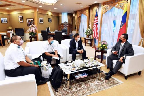 Kunjungan hormat daripada YBhg Dato’ Sri Zulkifli Abdullah, Ketua Kumpulan Keselamatan PETRONAS. 