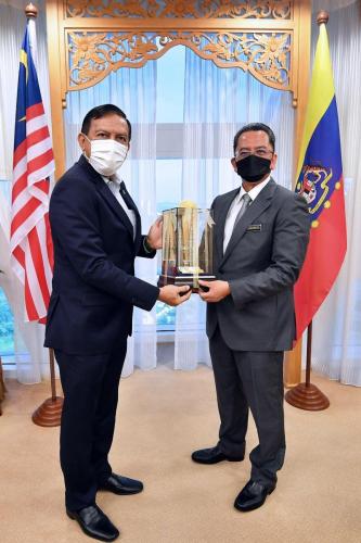 Kunjungan hormat daripada YBhg Dato’ Sri Zulkifli Abdullah, Ketua Kumpulan Keselamatan PETRONAS. 