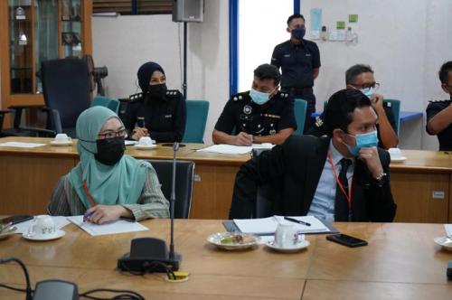 Mesyuarat Penyelarasan Analisa Situasi Semasa Op Covid 19 - Fasa Peralihan Endemik telah diadakan di Bilik Mesyuarat Bunga Raya, IPD Putrajaya.