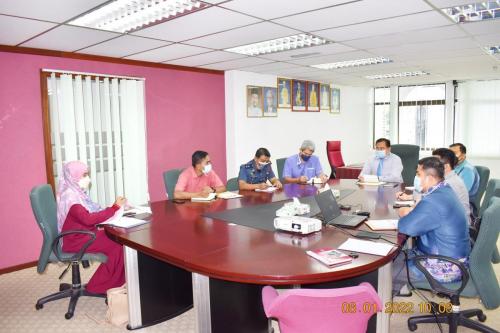 Mesyuarat Jawatankuasa Kecil Pemeriksaan Keselamatan Sasaran Penting Negeri Terengganu. Mesyuarat dihadiri oleh ahli tim JKPKSP dalam membincangkan isu-isu keselamatan dan hal-hal berkaitan yang dipengerusi oleh Pengarah CGSO Terengganu Encik Ahmad Fakrudin bin Azizan