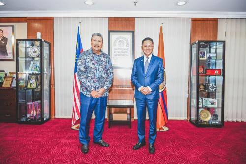 YBrs. Tuan Rahimi bin Ismail, Ketua Pengarah CGSO telah mengadakan Kunjungan Hormat ke atas YBhg. Dato’ Sri Wan Ahmad Dahlan bin Haji Abdul Aziz, Ketua Setiausaha Kementerian Dalam Negeri