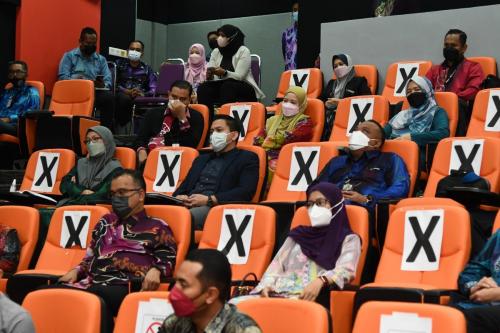 YDH CP Dato’ Ayob Khan menyampaikan ceramah berkaitan "Integriti Dalam Menjaga Kerahsian Kerajaan" di Institut Latihan Keselamatan Perlindungan Malaysia (ILKEM)