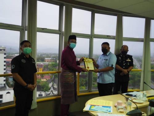 jspN-PERLis-2