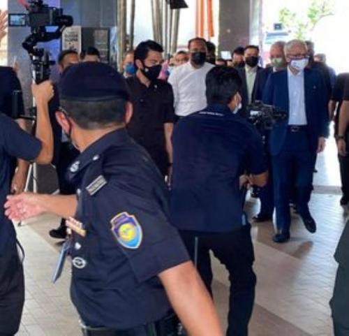 Kader CGSO, anggota Polis Bantuan RTM melakukan kawalan keselamatan bersempena dengan Majlis Pra Pelancaran Keluarga Malaysia oleh YAB Dato’ Sri Ismail Sabri Bin Yaakob, Perdana Menteri Malaysia di Auditorium Perdana, Angkasapuri